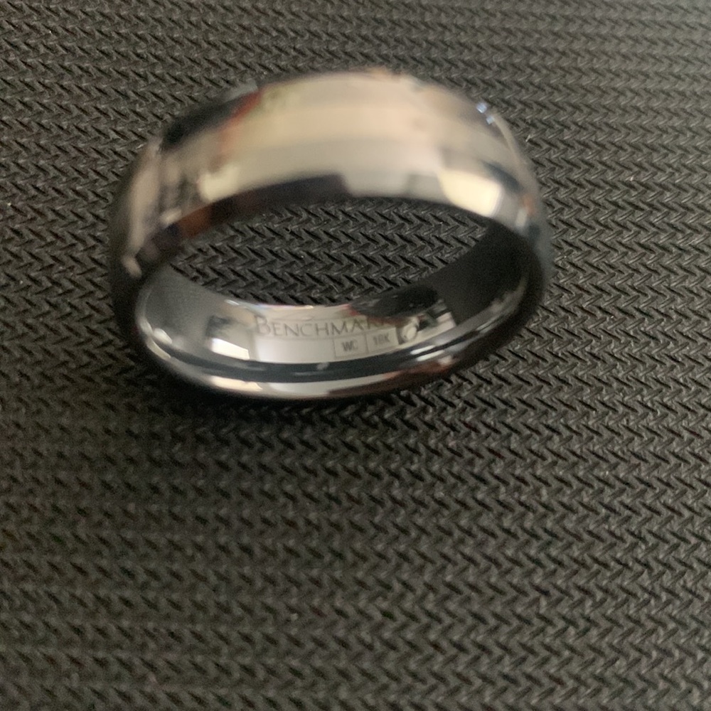 Benchmark Men’s Ring - Picture 3 of 8